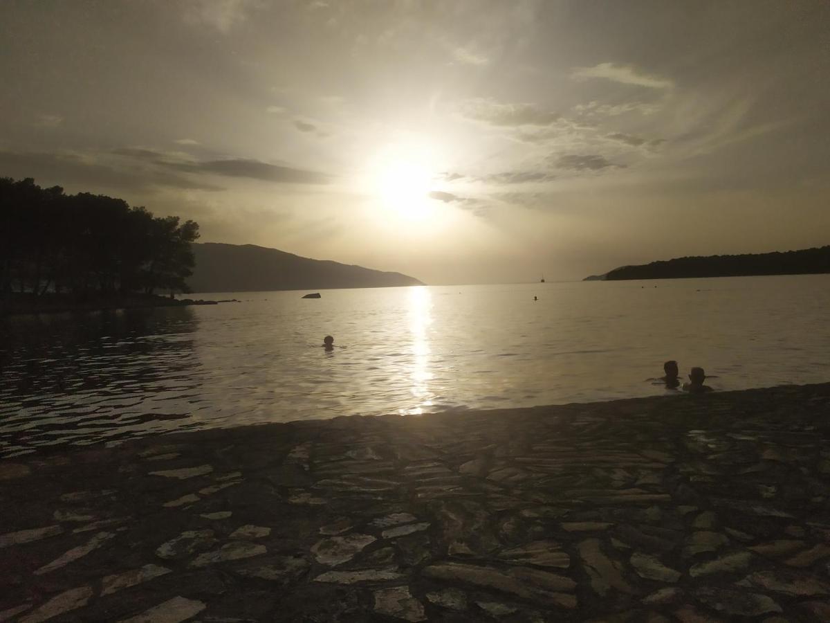 Guesthouse Wish Stari Grad  Esterno foto