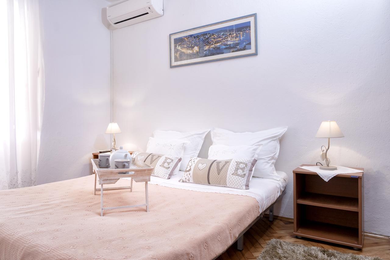 Guesthouse Wish Stari Grad  Esterno foto