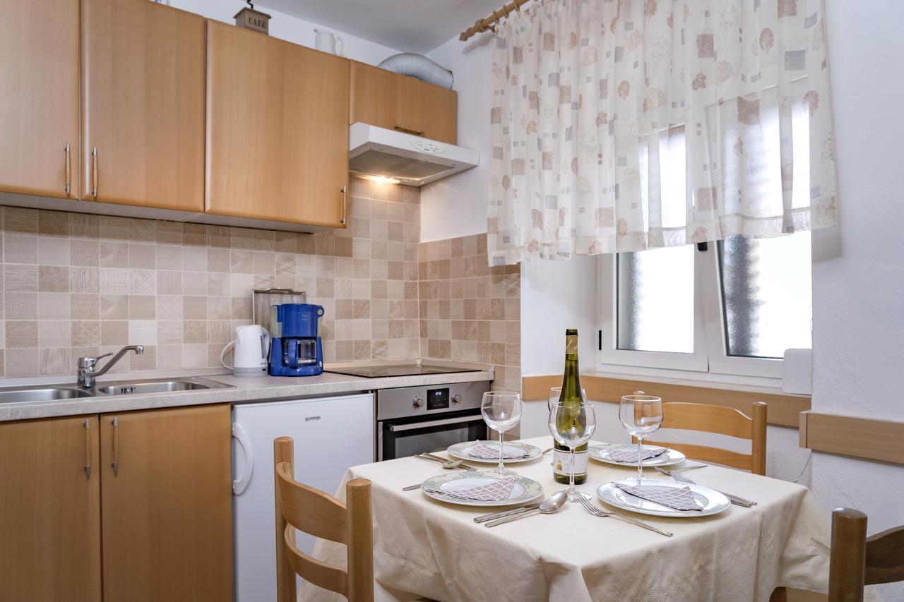 Guesthouse Wish Stari Grad  Esterno foto