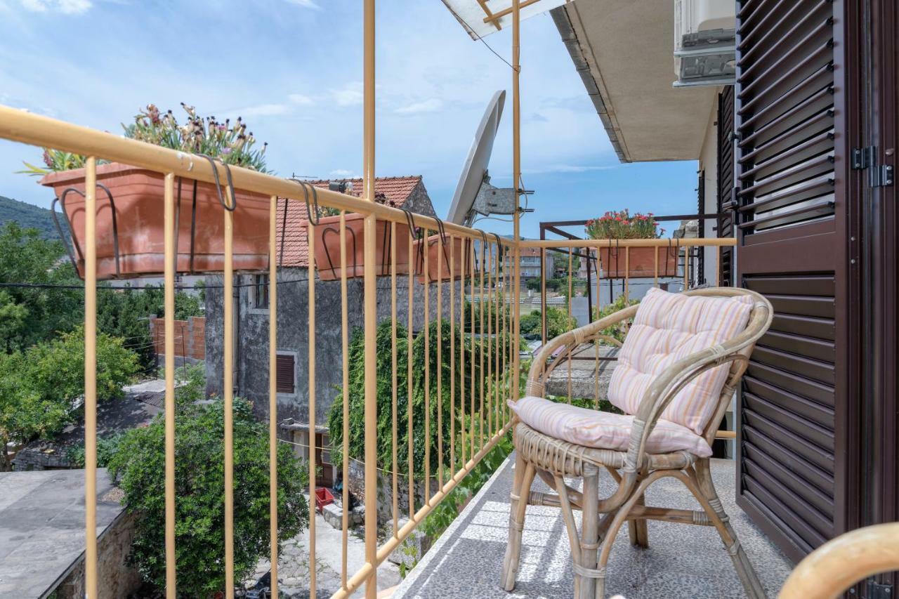Guesthouse Wish Stari Grad  Esterno foto